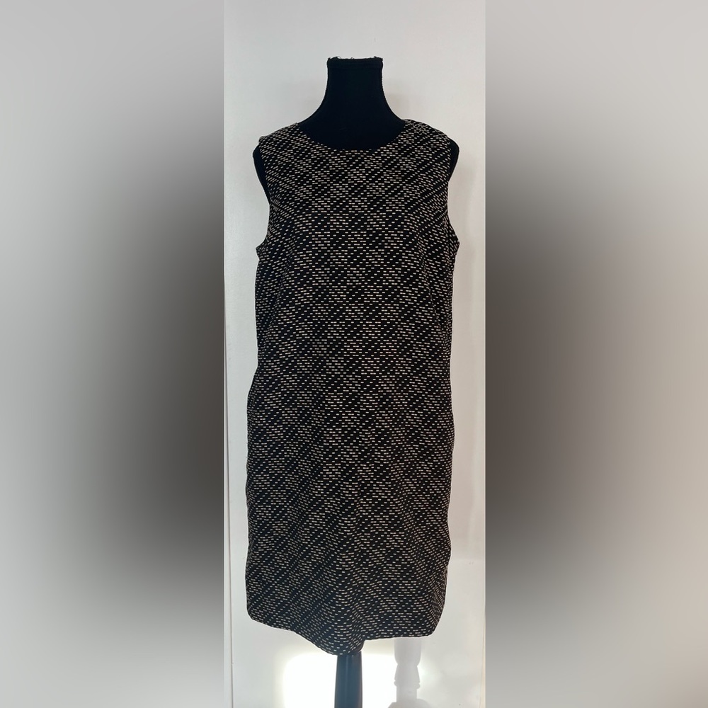 NWT GAP Black Shift Dress with Tan Embroidery, Sz 10, Lined.